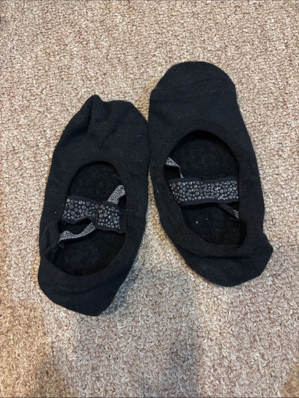Women’s Black Low-Cut No-Show Socks with Grip Strap
